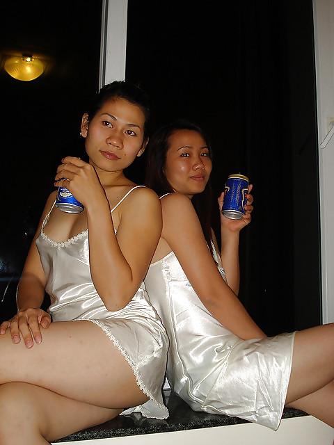 19P White satin girl