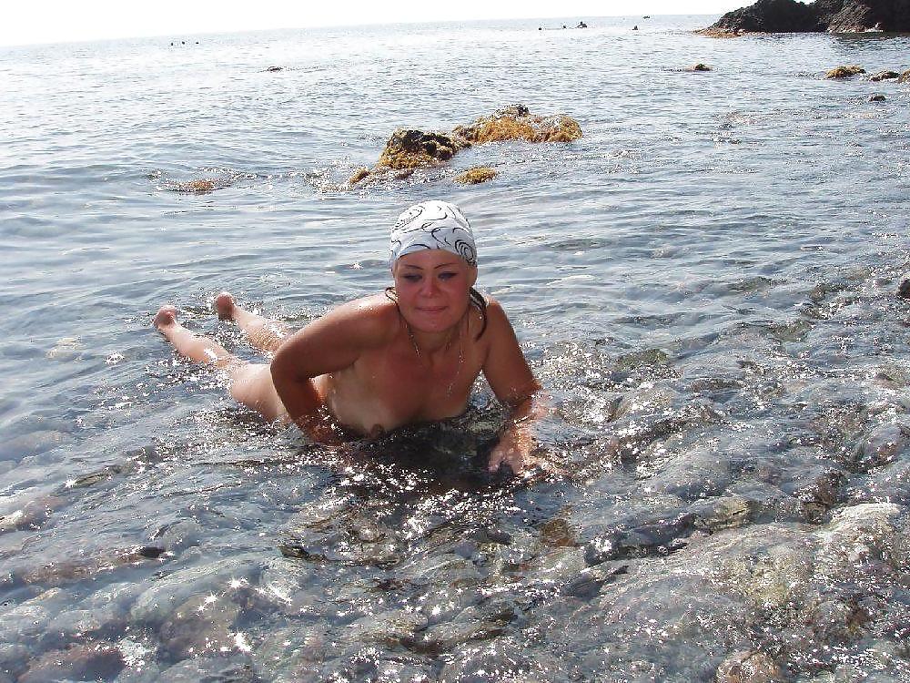 25P Horny Nudist Girls