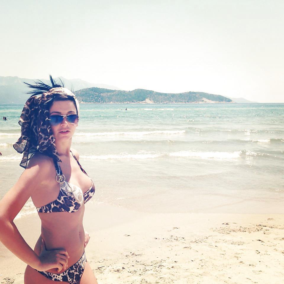 22P Bulgarian girl:Debora