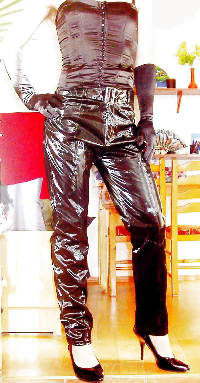 25P Some pics from me in satin