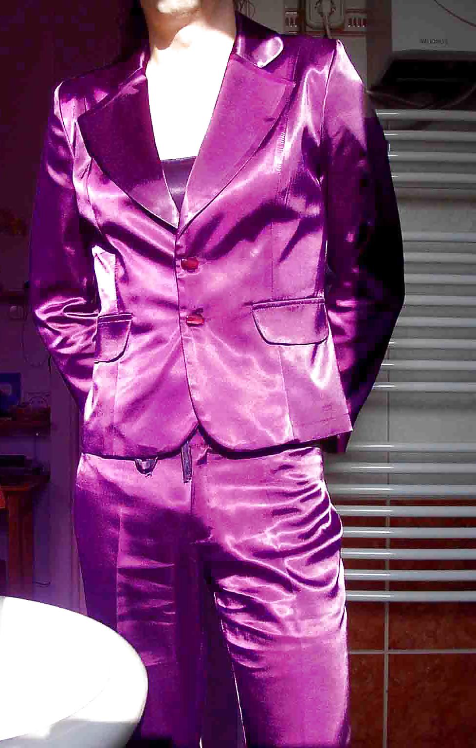 25P Some pics from me in satin