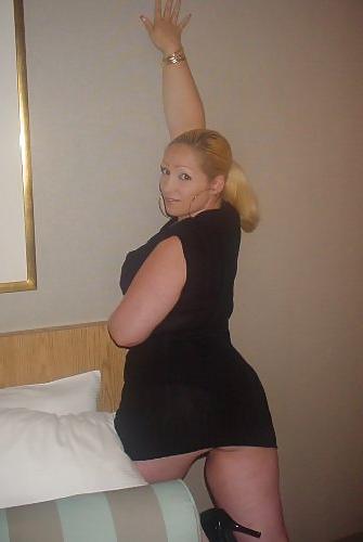 11P Blonde latina milf