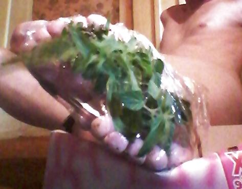 16P Hard nettles punishment punition aux orties bdsm