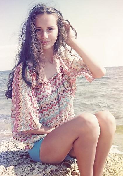 16P Russian Sexy Legs