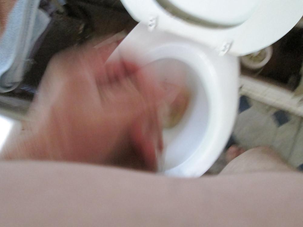 8P Me wanking on bed 