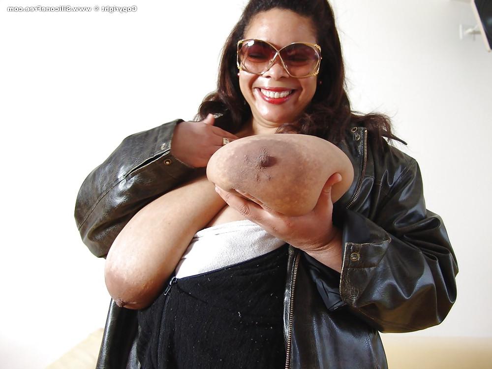 20P Mariach saggy latina