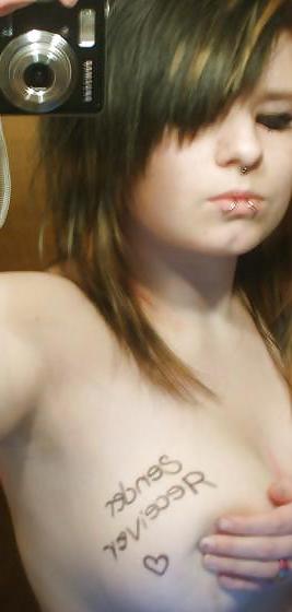 25P Emo vollbusige Teenie-Titten