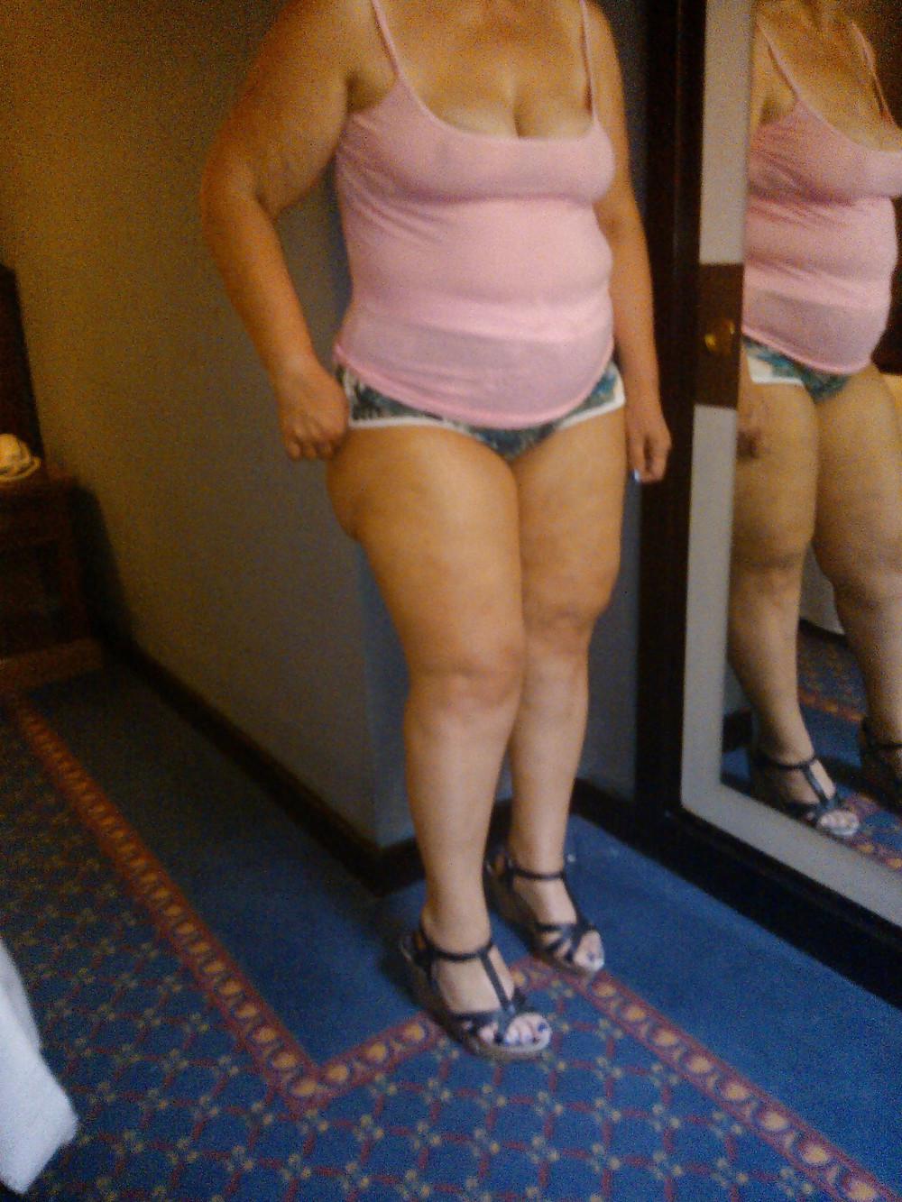 19P Wife in shorts