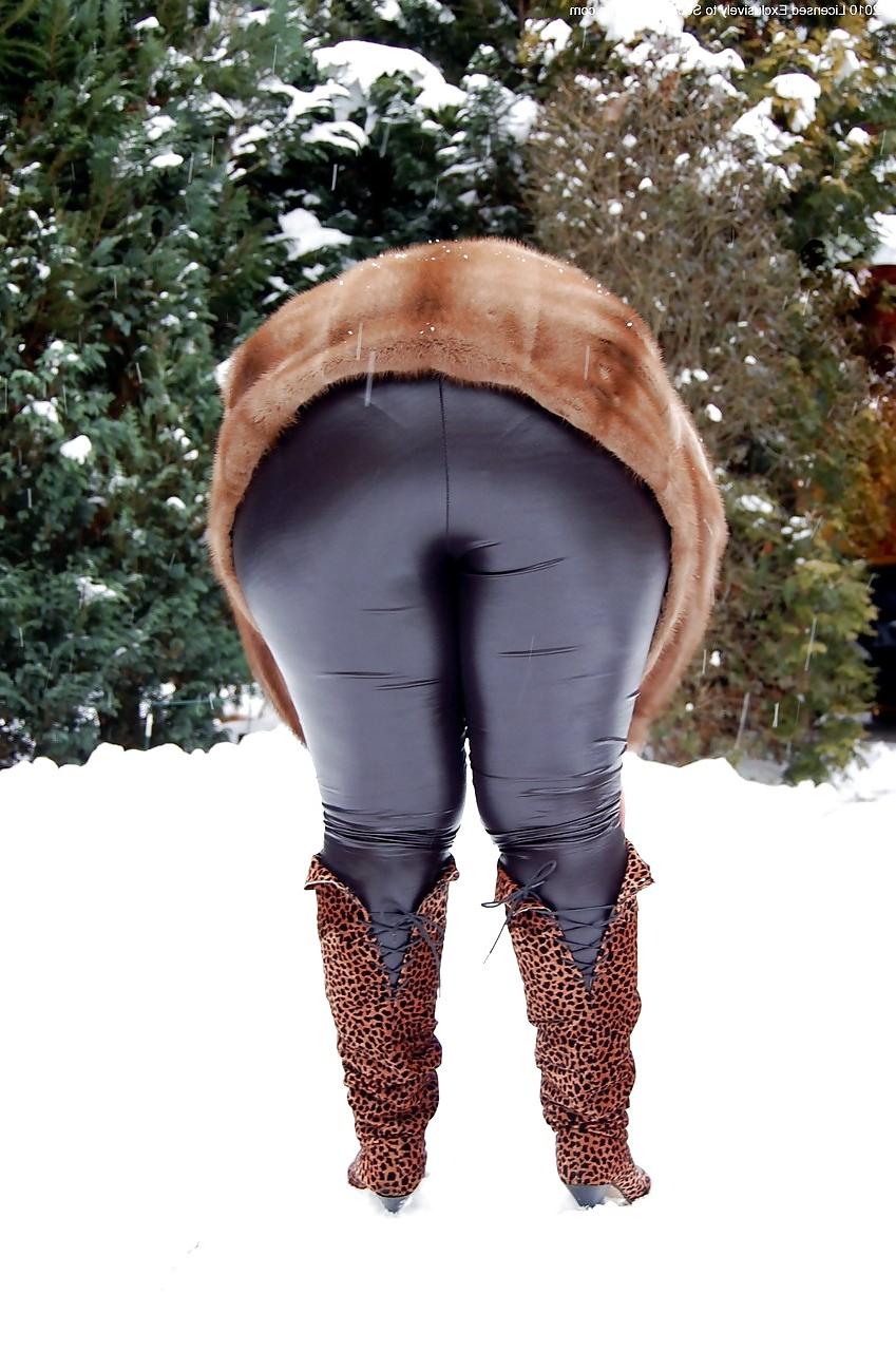 25P Mature FemDom