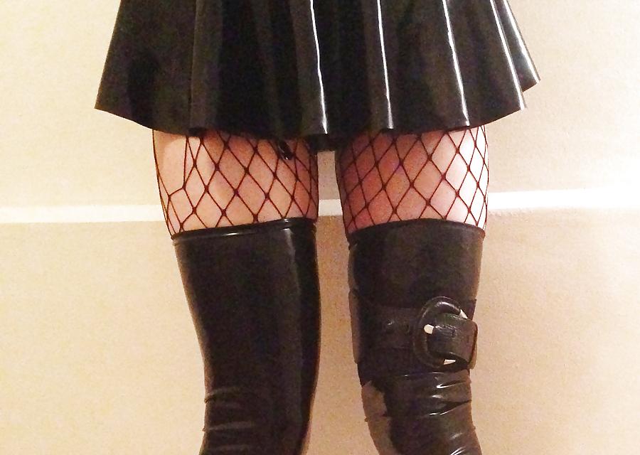 8P Locked in latex part 12