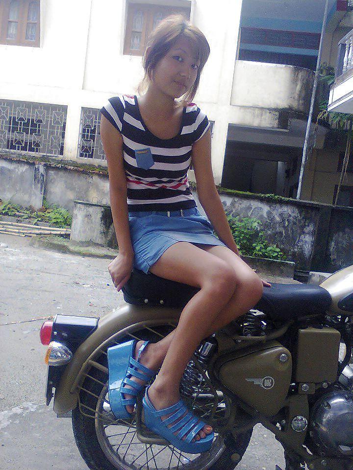 25P Beautiful Hot School and College Girls