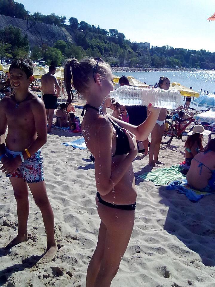 25P Bulgarian amateur girls ass