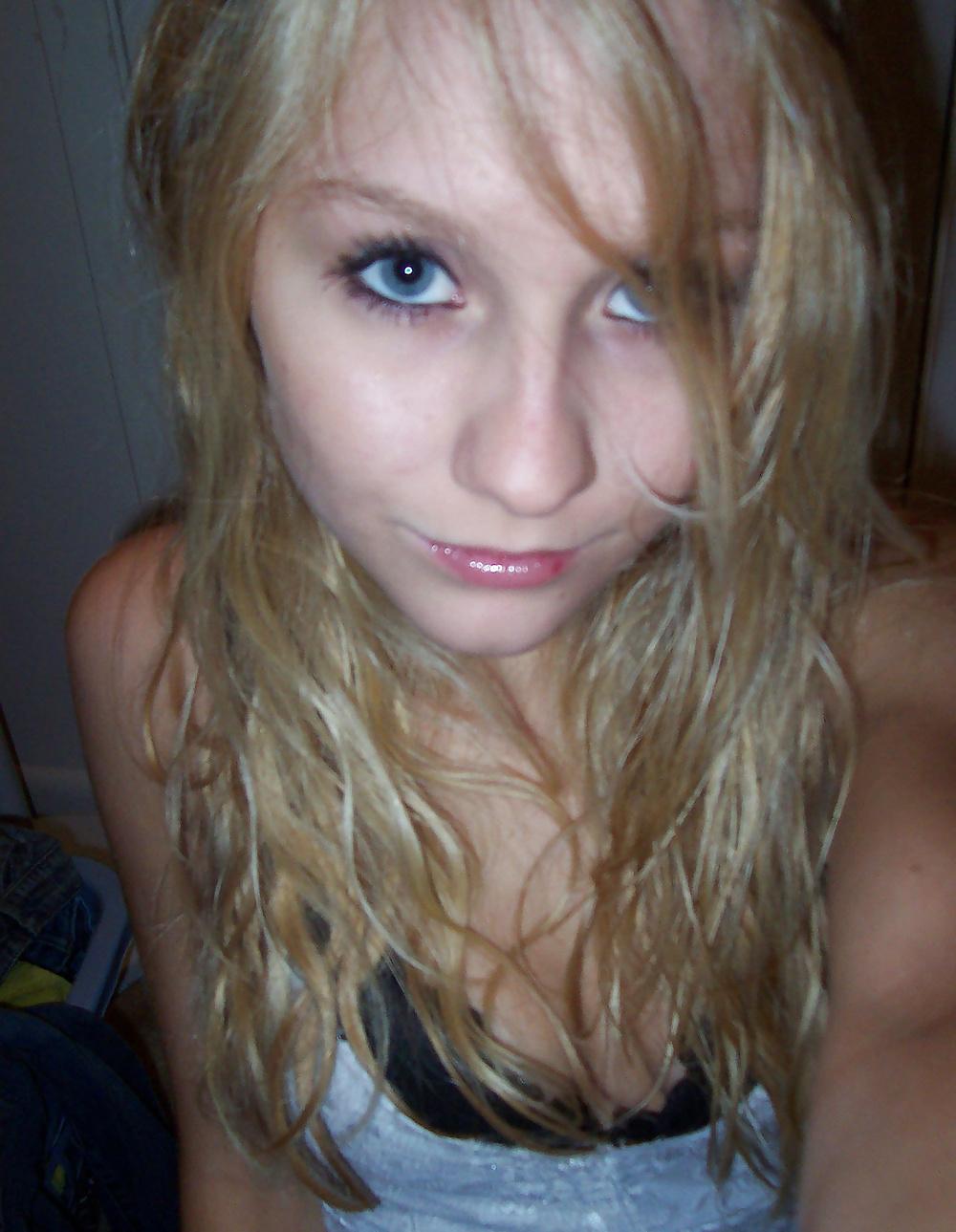 25P Cute teen blue eyes blonde