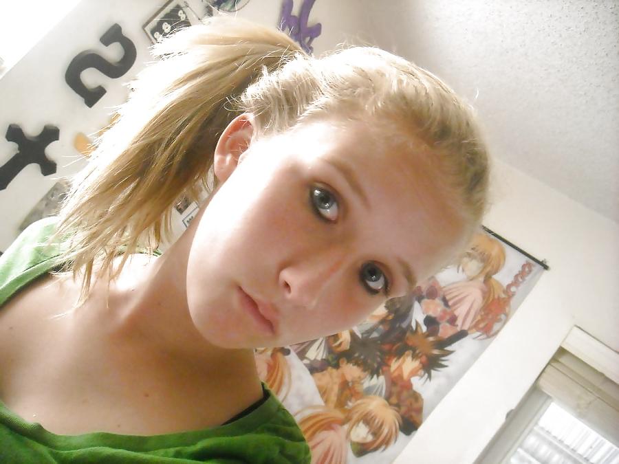 25P Cute teen blue eyes blonde