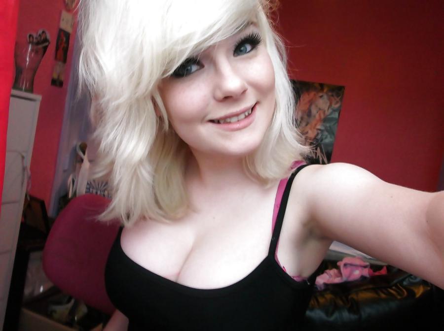 25P Cute teen blue eyes blonde