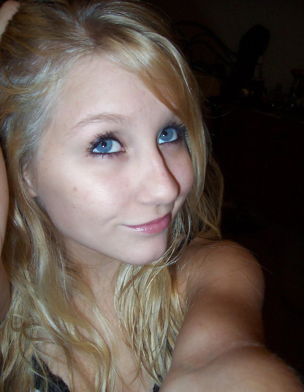 25P Cute teen blue eyes blonde