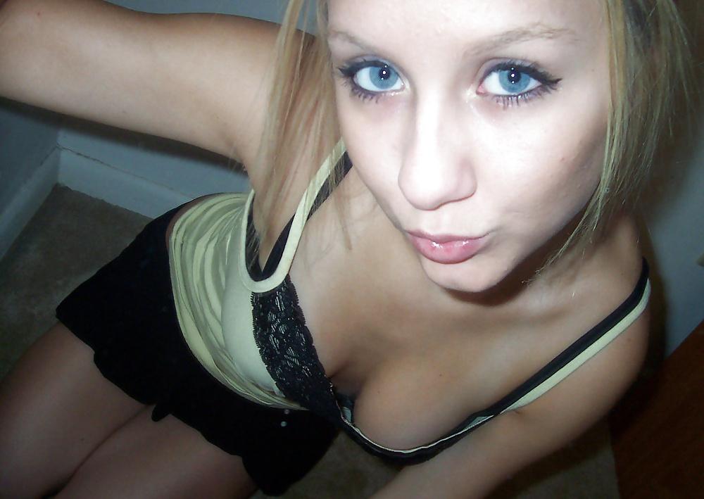 25P Cute teen blue eyes blonde