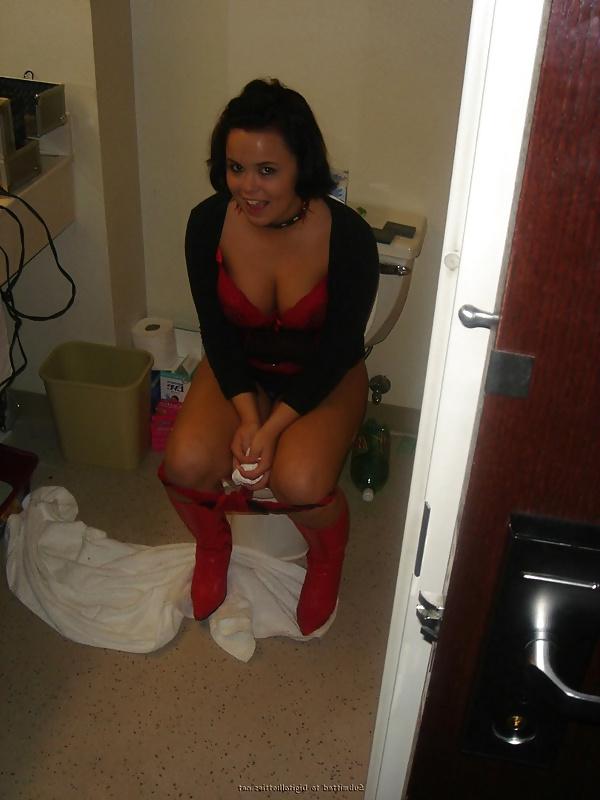 25P Lesbians in the club