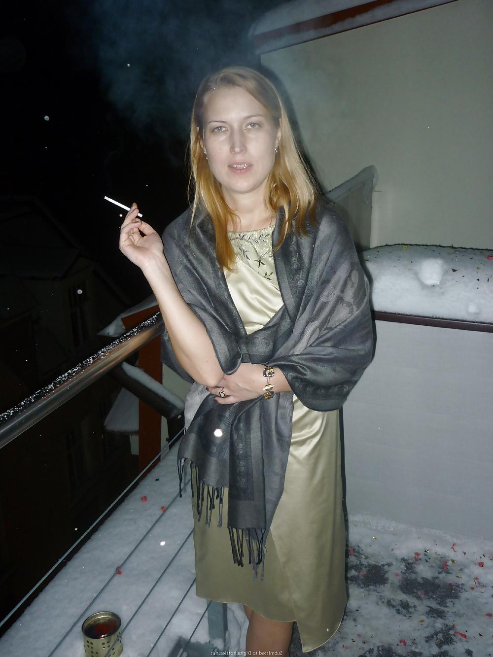 25P Exhibitionist Wife - Hotel hallways and the Club