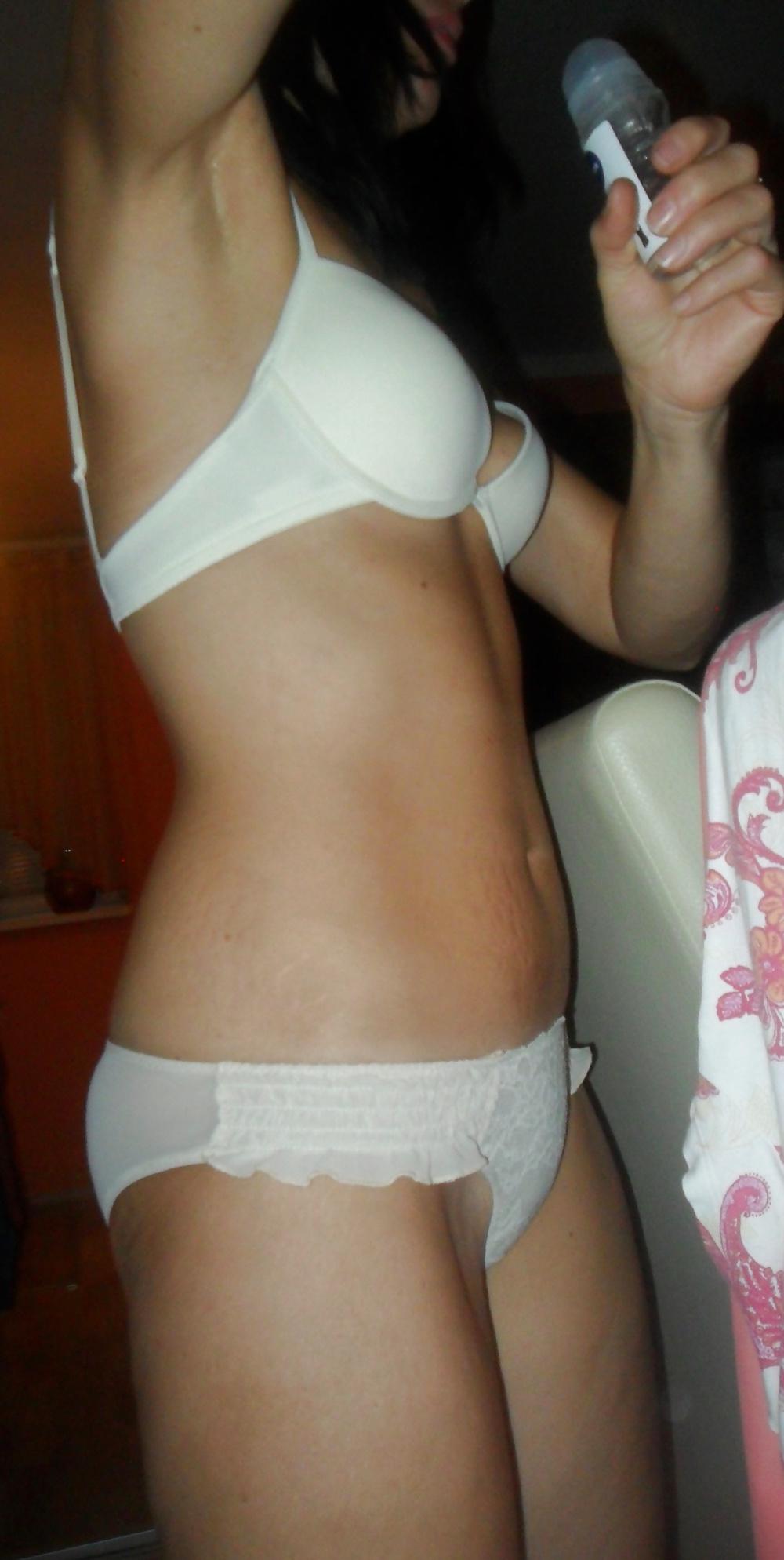 25P Wife in batroom,fuck juice pussy befor work