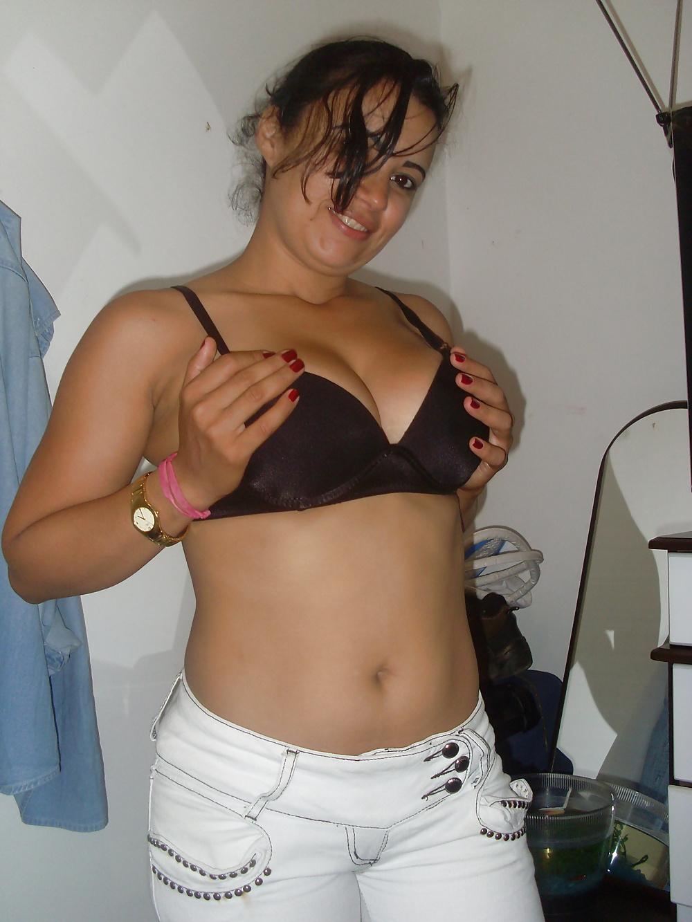 10P Sexy milf latina