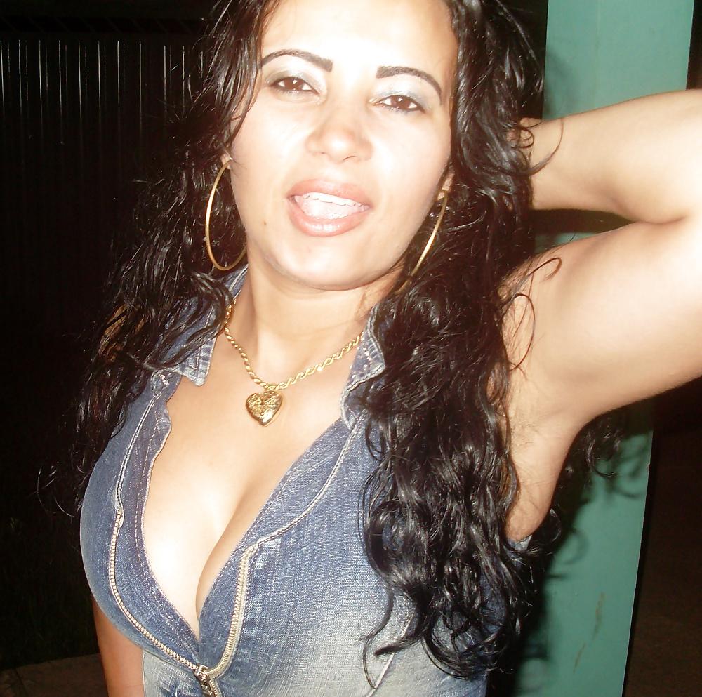 10P Sexy milf latina