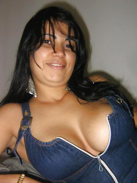 10P Sexy milf latina