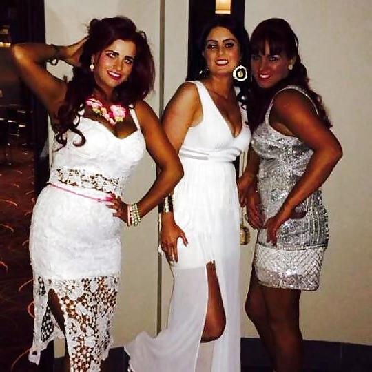 13P Naughty Gypsy Wanking