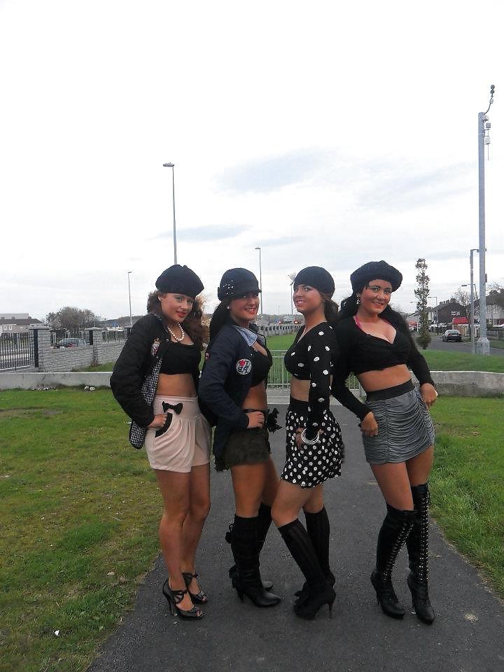 13P Naughty Gypsy Wanking