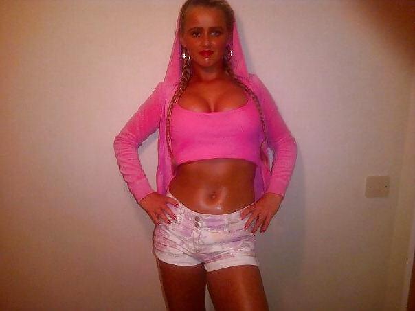 13P Naughty Gypsy Wanking