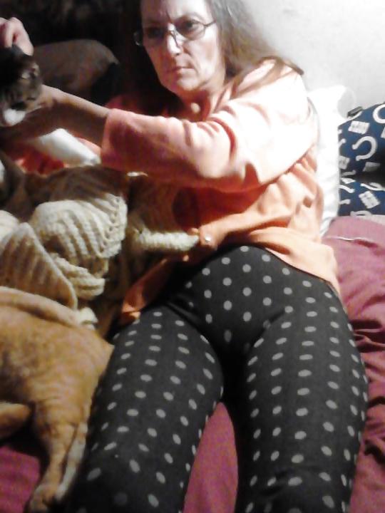 5P Wife in pantys with nails
