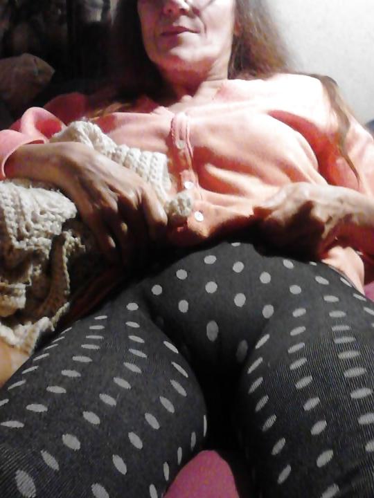 5P Wife in pantys with nails