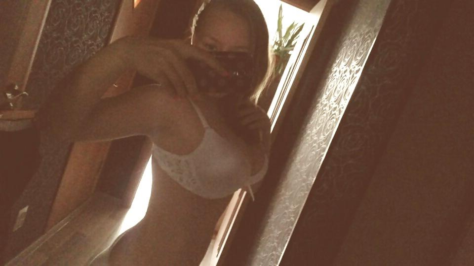 24P Dasha, Russian Teen Girl Selfshots (18+)