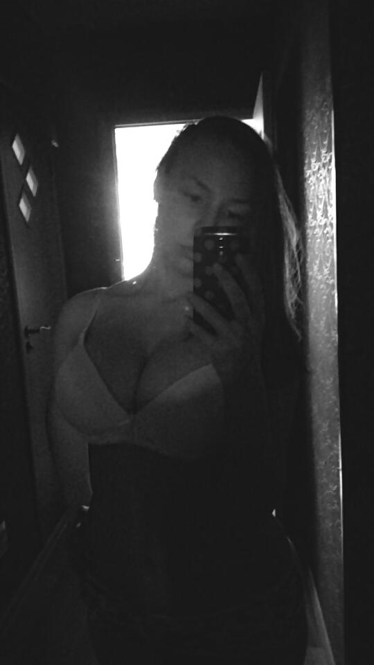24P Dasha, Russian Teen Girl Selfshots (18+)