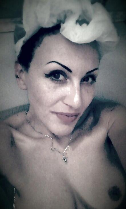 6P Inna, Russian Teen Girl Selfshots (18+)