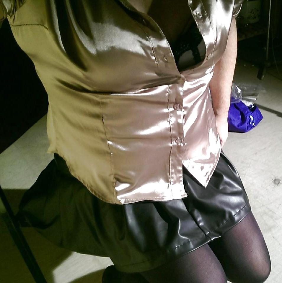 9P JoHanna - satin bitch 1