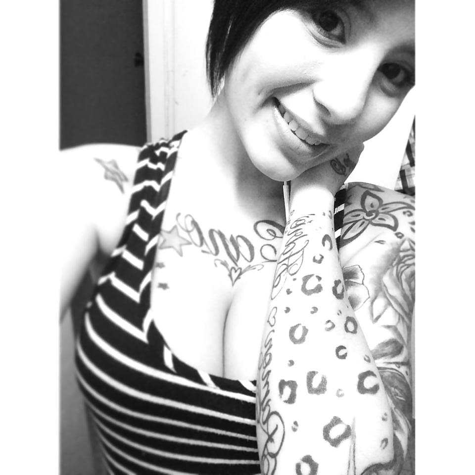 25P Sexy Latina MILF With Tattoos 