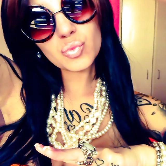 25P Sexy Latina MILF With Tattoos 