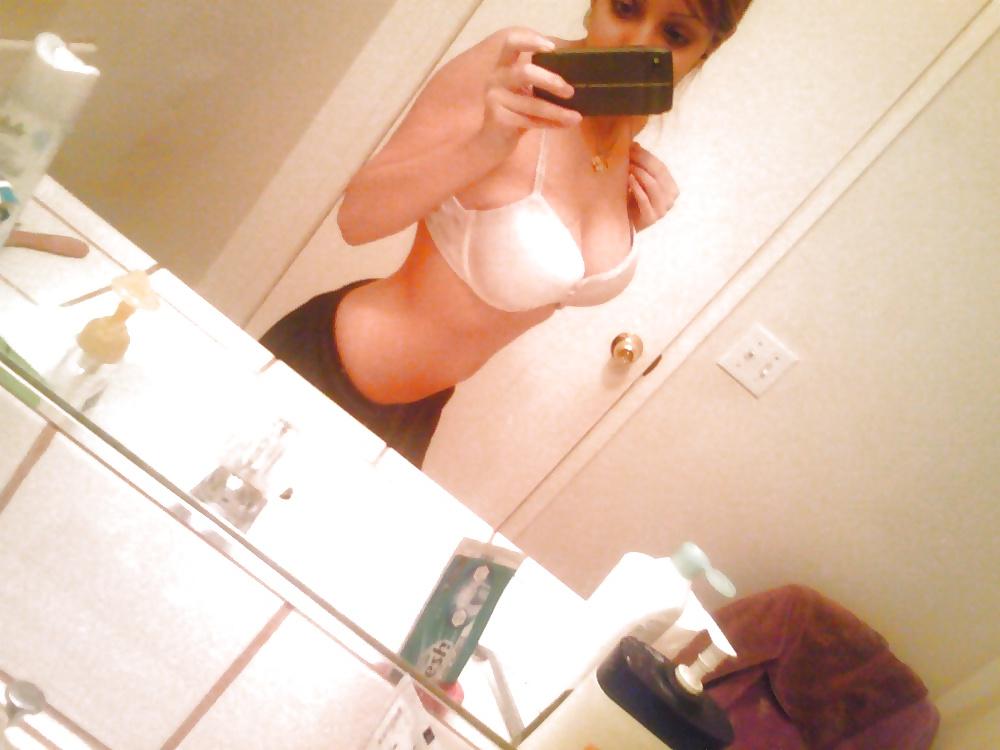 25P Latina Teen with big tits takes private nudes