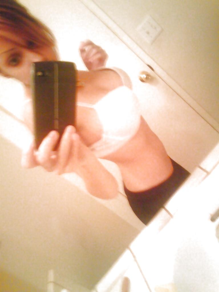 25P Latina Teen with big tits takes private nudes