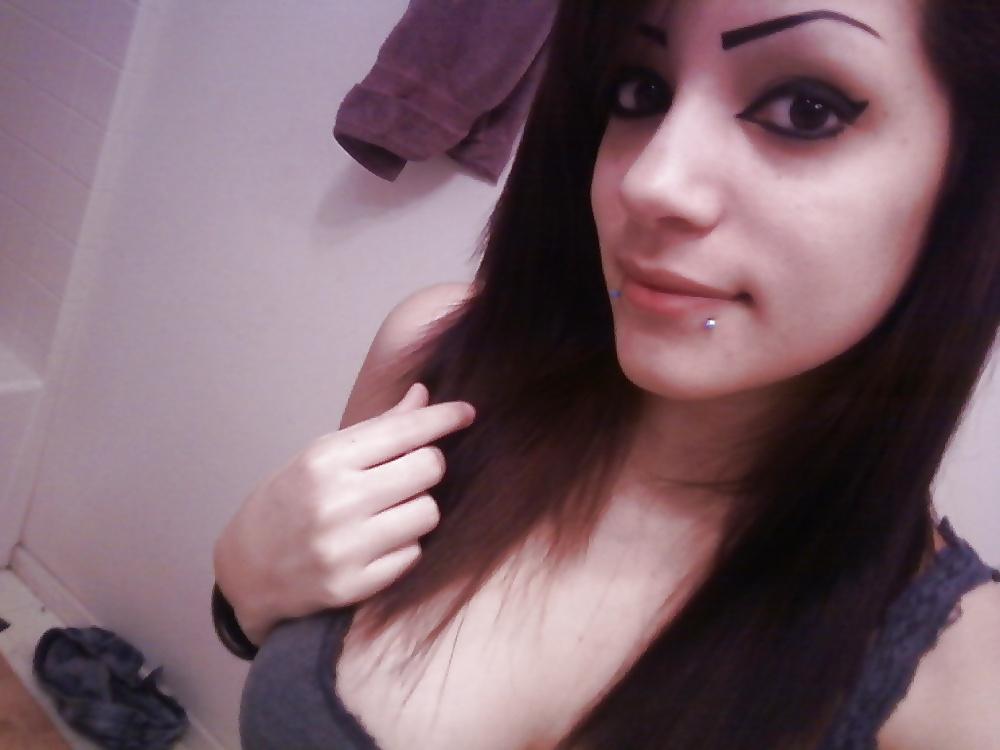 25P Latina Teen with big tits takes private nudes