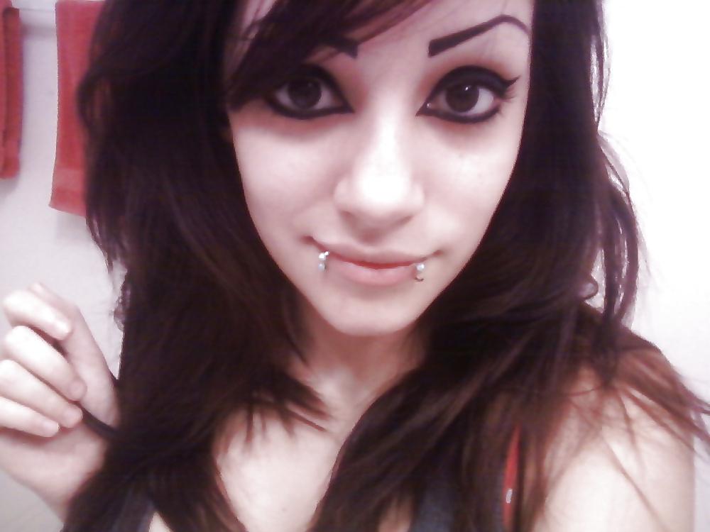25P Latina Teen with big tits takes private nudes