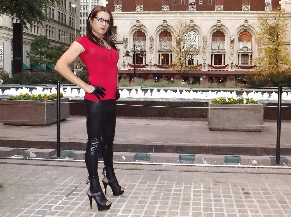 16P Angelica Marie Rios in Latex leggings