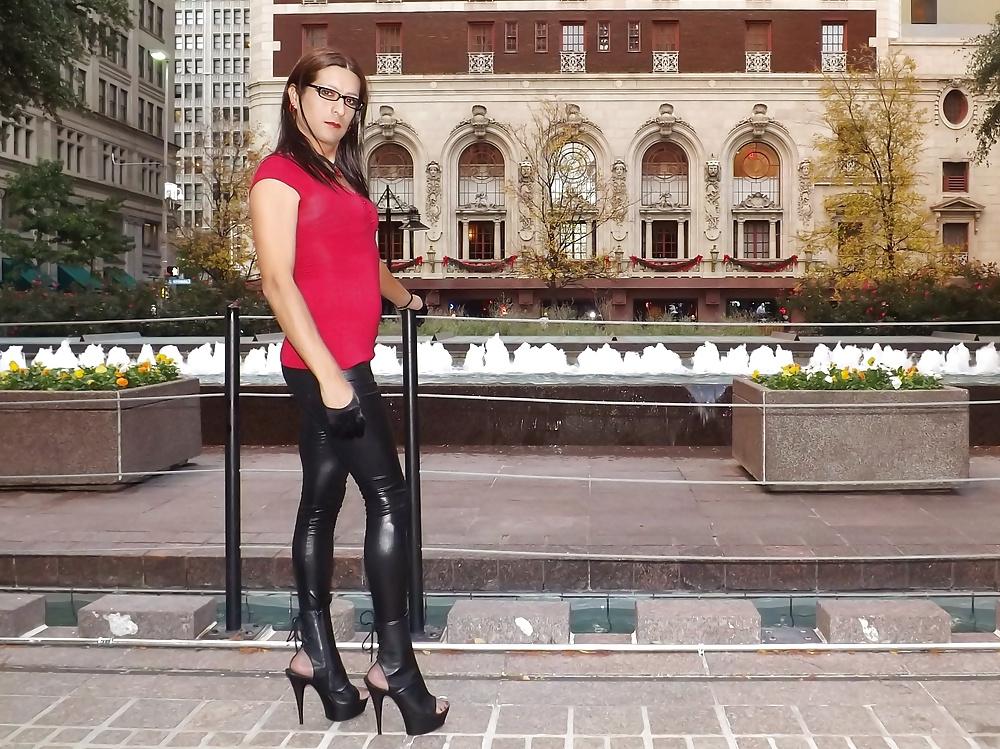 16P Angelica Marie Rios in Latex leggings