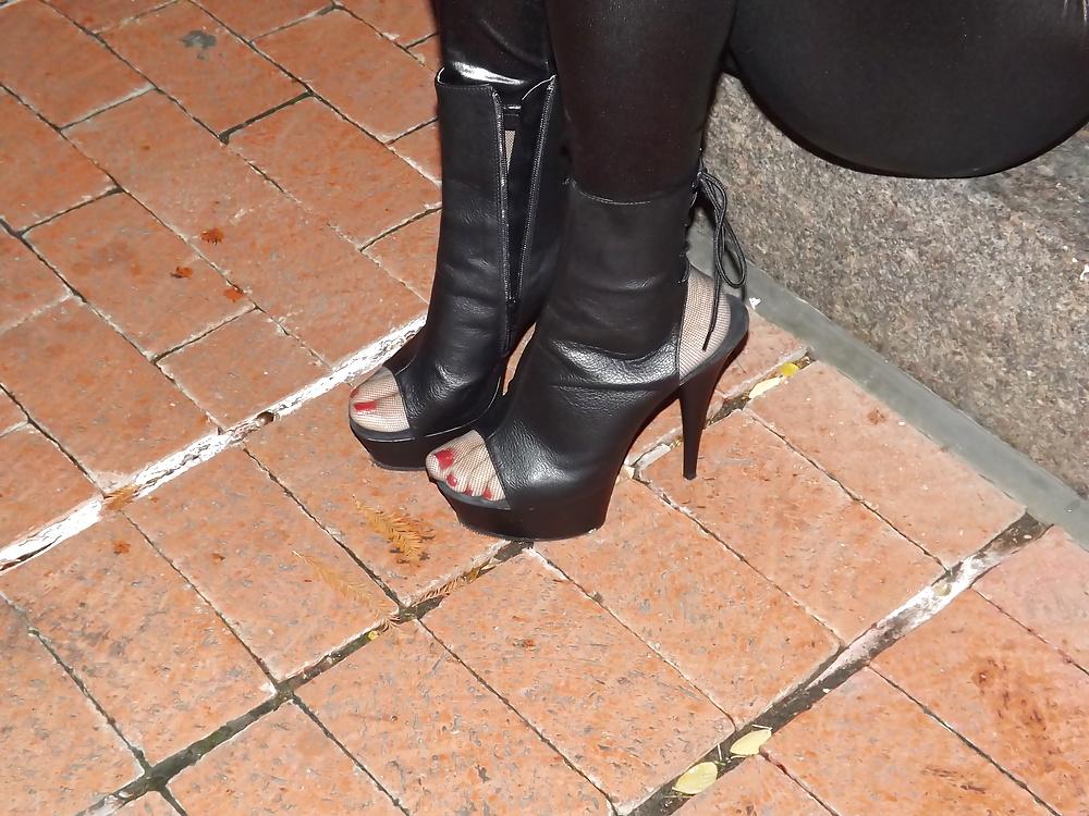 16P Angelica Marie Rios in Latex leggings