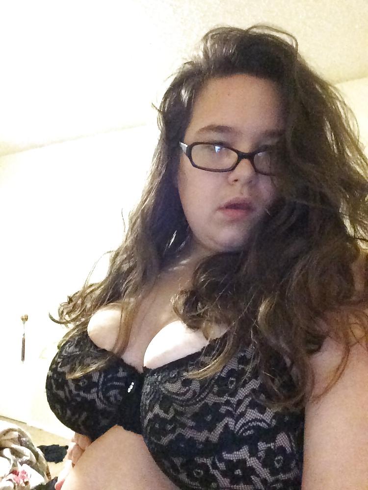 13P Sexy Wife in Lingerie 