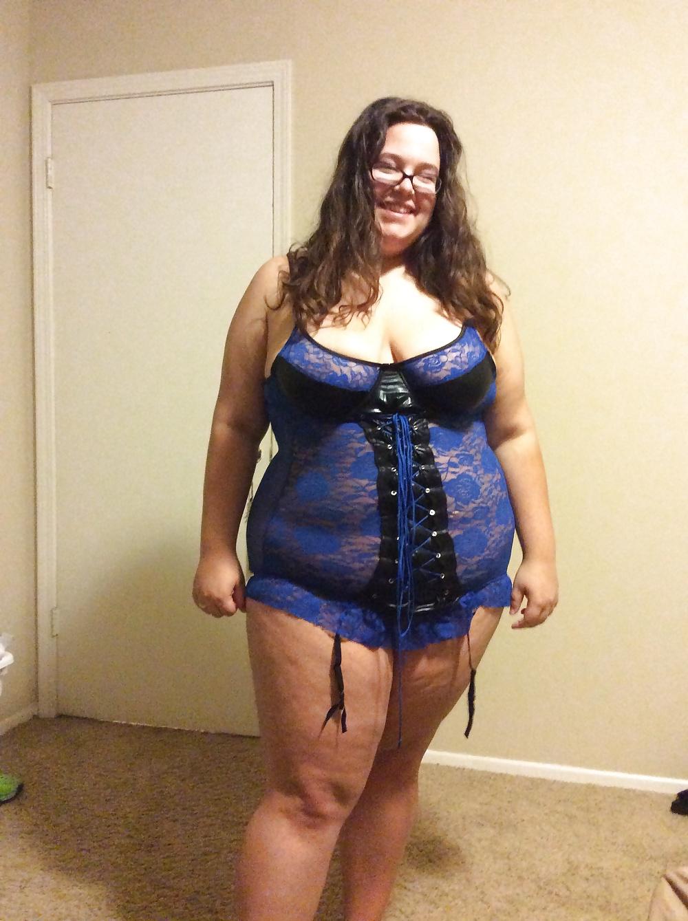 13P Sexy Wife in Lingerie 
