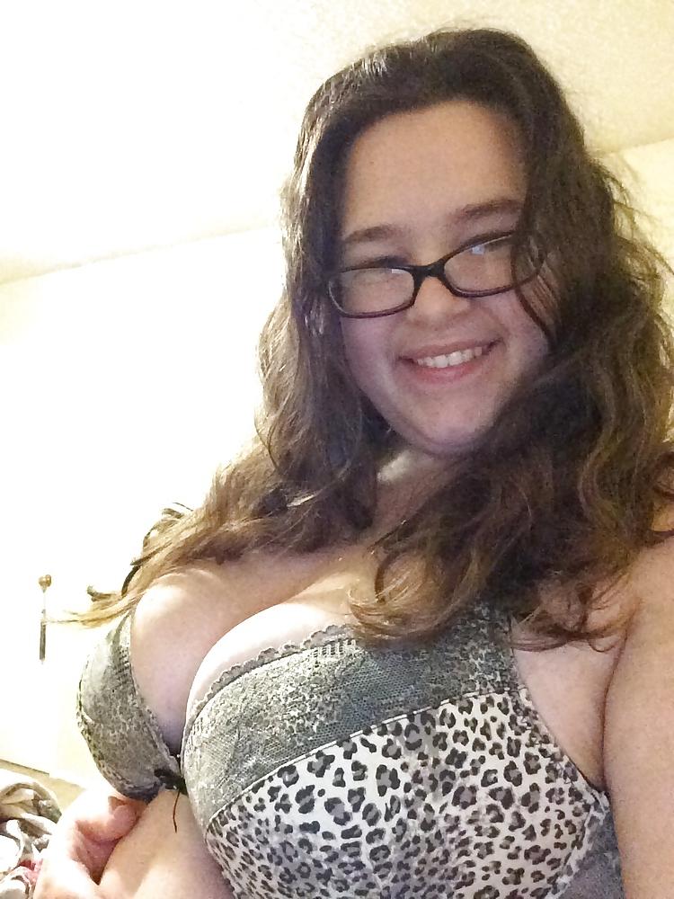 13P Sexy Wife in Lingerie 