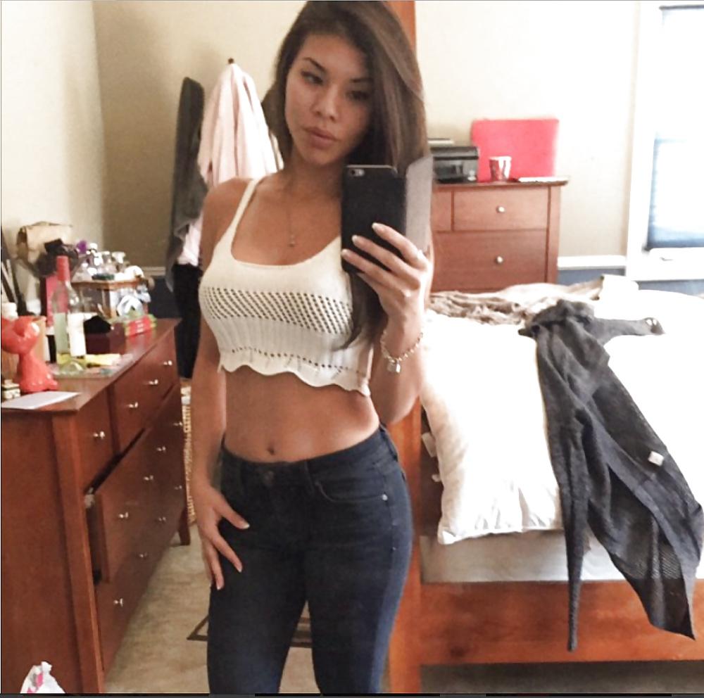 25P HOW WOULD YOU FUCK THIS LATINA TEEN