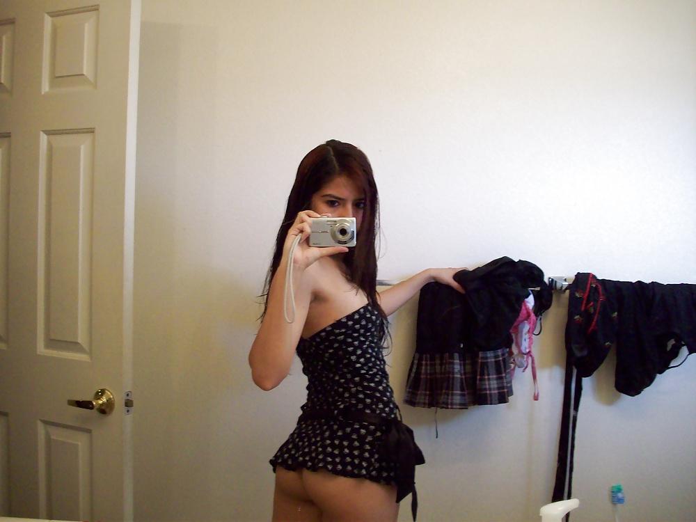 25P Latina-Mädchen